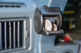 Toyota Celica Supra 2.8i (1983) - Münzfach - aus Symmetrie-Gründen