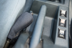 Toyota Celica Supra 2.8i (1983) - konventionelle Handbremse