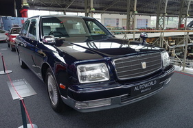 Toyota Century (1997) – mit V12-Motor – Sonderausstellung "Big in Japan" in der Autoworld Brüssel