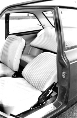 Toyota Corolla 1100 (1967) - Blick in den Innenraum