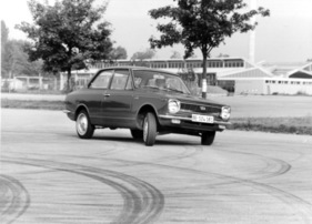 Toyota Corolla 1100 (1967) - beim Handling-Test