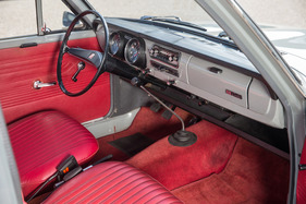 Toyota Corolla 1100 (1968) - der lange Schalthebel fällt auf