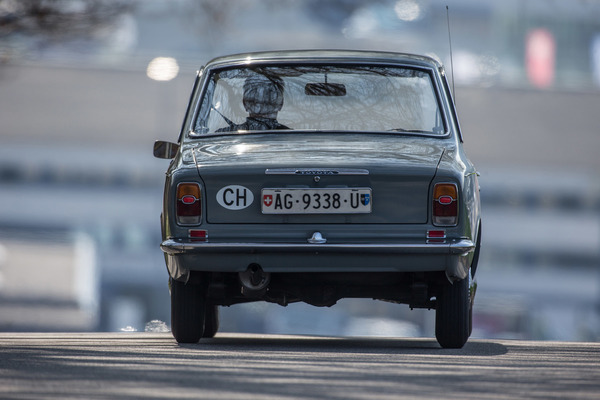 Toyota Corolla 1100 (1968) - übersichtlich und einfach zu fahren