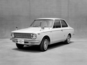 Toyota Corolla 1100 Deluxe (1966) - die viertürige Limousine der ersten Corolla-Generation