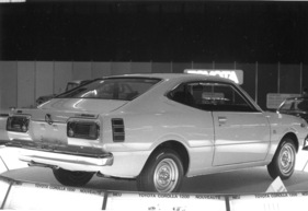 Toyota Corolla 1200 Coupé (1975) - elegante und sportliche Variante als Neuheit präsentiert - Genfer Automobilsalon 1975