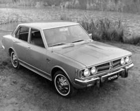 Toyota Corona (1973) - als viertürige Limousine