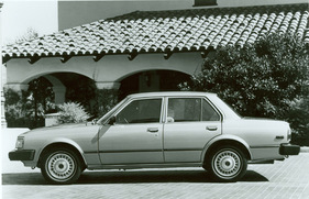 Toyota Corona (1982) - als Limousine, auch mit 2,4-Liter-Motor