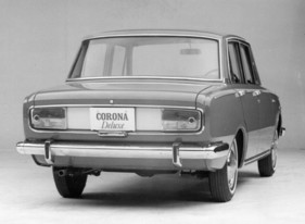 Toyota Corona Deluxe (1966) - luxuriöse Ausführung
