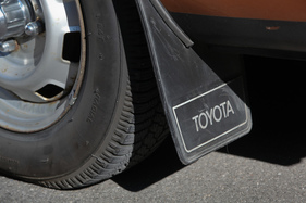 Toyota Corona Liftback 1800 GL (1980) - Kotschutzlappen waren damals noch "en vogue"