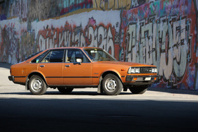 Toyota Corona Liftback 1800 GL (1980) - rollt serienmässig auf Stahlrädern