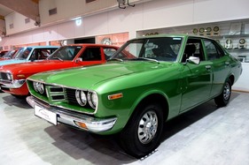 Toyota Corona Mark II (1968) – mit charakteristischem Kühlergrill - Toyota Collection Köln (1968)