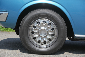 Toyota Corona Mark II (1976) - Radzierblenden aus Edelstahl (1976)