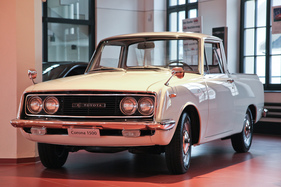 Toyota Corona Pick-Up (1967) - äusserst rare Variante mit offener Ladebrücke - 50 Jahre Toyota Schweiz Sonderschau