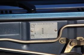 Toyota Cressida 2000 GL (1982) - Typenschild