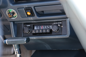 Toyota Cressida 2000 GL (1982) - serienmässiges Radio mit Mittel-, Ultrakurz- und Langwelle