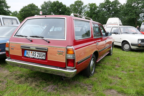 Toyota Crown 2.8 Custom Deluxe Wagon (1980) – nicht nur in Bockhorn eine Rarität – Bockhorner Oldtimermarkt 2024