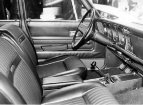 Toyota Crown 2300 (1968) - japanische Eleganz, modernes Interieur - Genfer Autosalon 1968