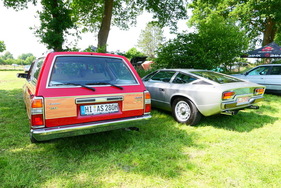 Toyota Crown, Baureihe S110, hier als Deluxe-Version mit Holzdekor und doppelten Heckscheibenwischer. – Bockhorner Oldtimermarkt 2025