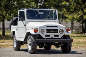 Toyota FJ40 Land Cruiser (1973) - als Lot 102 an der RM/Sotheby's London Versteigerung vom 7. September 2016