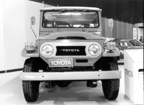 Toyota Land Cruiser (1975) - japanischer Geländewagen mit bulliger Front - Genfer Automobilsalon 1975