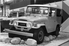 Toyota Land Cruiser (1977) - mit Detailänderungen für den neuen Jahrgang - Genfer Autosalon 1977
