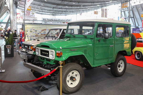 Toyota Land Cruiser (1980) - 40 Series mit 4,23-Liter-Sechzylinder, gebaut in ähnlicher Form seit 1960 - 24. Retro Classics 2025
