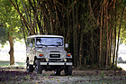 Toyota Land Cruiser FJ40 (1983) - geschlossene Version mit dem kurzen Radstand