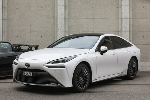 Toyota Mirai (2022) - Einzug der Moderne mit der "Fuel Cell" - Japanese Car Meeting Kemptthal 2025