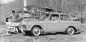 Toyota Publica Deluxe (1965) – gehobene Ausführung mit Stosshörnern und seitlicher Zierleiste