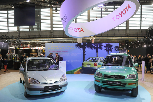 Toyota RAV4 EV (1996) – wurde damals in Kaliforinen offiziell verkauft, mit rund 200 km Reichweite – Rétromobile Paris 2025