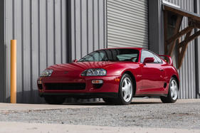 In den USA hiess diese Lackfarbe "Renaissance Red".