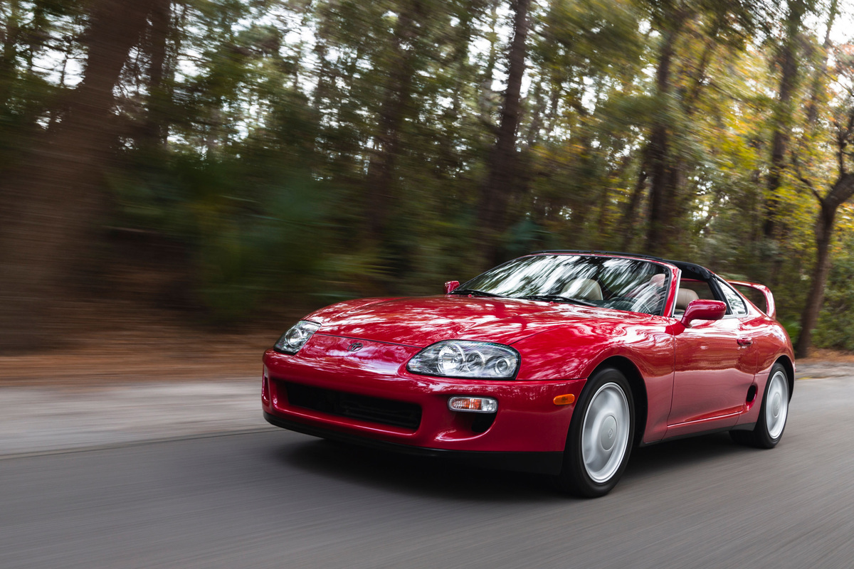 Toyota Supra Twin Turbo Sport Roof (1993) – Sondermodell Premiere Edition in voller Fahrt
