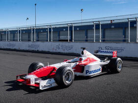 Toyota TF102 (2002) - Lot 144 an der Bonhams ’Les Grandes Marques à Monaco’ Versteigerung am 10. Mai 2024