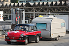 Bild: Trabant P50 - mit Wohnwagen, natürlich aus Kunststoff - Fantastic Plastic 2015