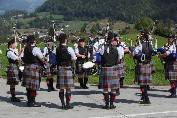 Traditionelle musikalische Untermalung - British Car Meeting (BCM) Mollis 2022