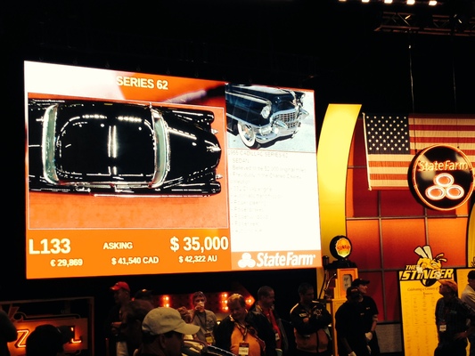 Transparenz ist wichtig - aktuelle Angebote auf der Grossleinwand. - Mecum Kissimmee 2015