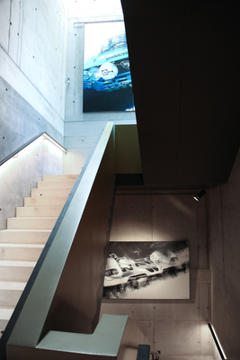 Treppenhaus Mac 2 - BMW V12 LMR und Lancia Fulvia - Museum Art & Cars in Singen