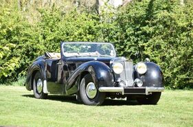 Triumph 1800 Roadster (1947) - als Lot 040 angeboten an der Artcurial Le Mans Classic Versteigerung am 30. Juni 2023