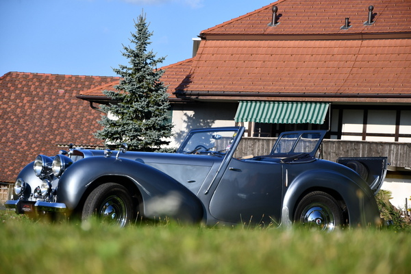Triumph 1800 Roadster (1947) - als Lot 14 angeboten an der Versteigerung der Oldtimer Galerie an der Swiss Classic World Luzern am 28. Mai 2022