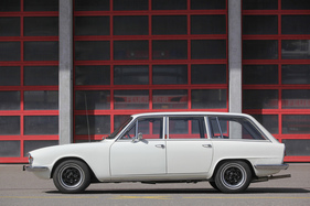 Triumph 2.5 PI Estate (1972) - grosszügig verglast