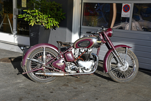 Bild: Triumph 500 Speed Twin (1947) - Lot 102 an der Versteigerung der Oldtimer Galerie Toffen am 23. März 2024