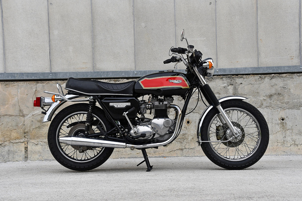Triumph Bonneville T 140E (1979) - Lot 30 an der Oktober-Versteigerung der Oldtimer Galerie am 12. Oktober 2024