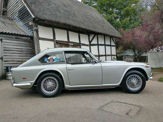 Triumph GTR4 Dove (1966) - als Lot 707 angeboten anlässlich Silverstone Auctions “NEC Classic Motor Show Sale" am 12. November 2022