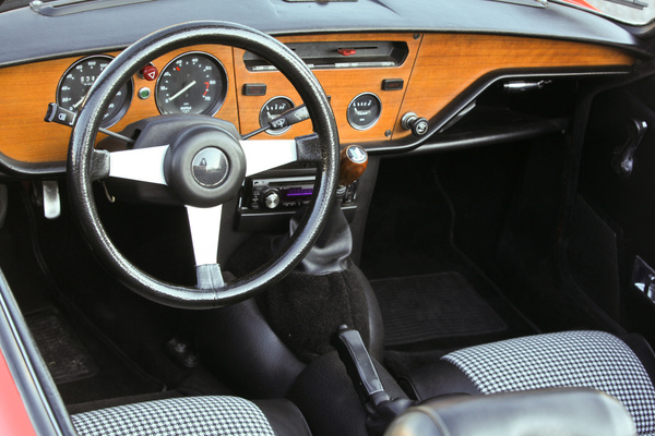 Triumph Spitfire 1500 (1977) - eng aber gemütlich