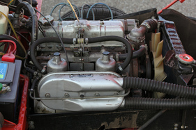 Triumph Spitfire 1500 (1977) - längs eingebauter Reihenvierzylinder