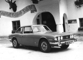Triumph Stag (1973) - ein Linkslenker aufgenommen beim Schloss Fuschl in der Nähe von Salzburg