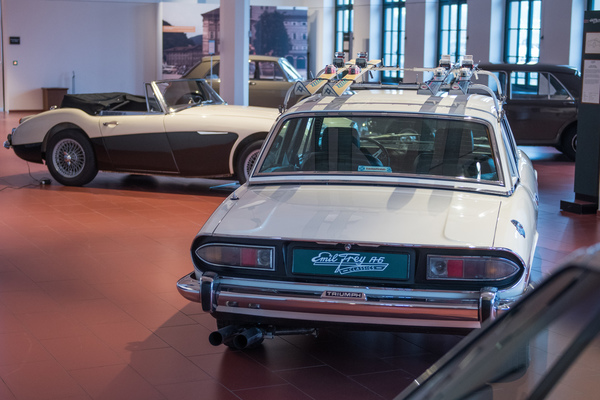 Triumph Stag (1974) - mit Skiern bepackt