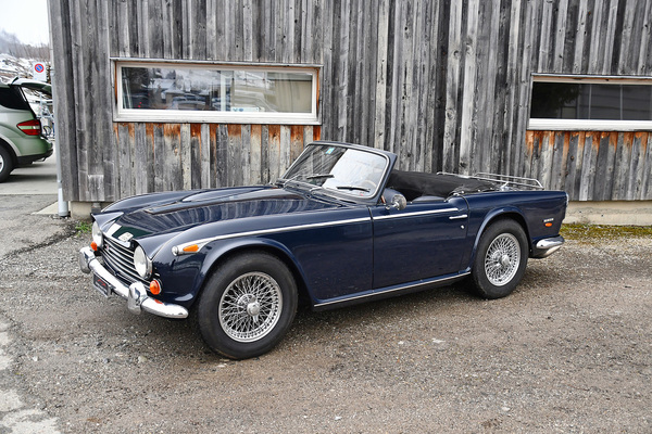 Bild: Triumph TR 250 (1968) - als Lot 32 an der Versteigerung der Oldtimer Galerie in Toffen am 28. März 2020