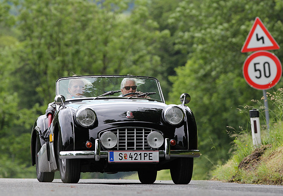 Bild: Triumph TR 3 (1956) - am Gaisbergrennen 2012 - Sportwagenklasse