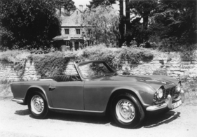 Triumph TR 4 (1961) - gradlinig und ein interessantes Amalgan aus italienischen und englischen Design-Anleihen